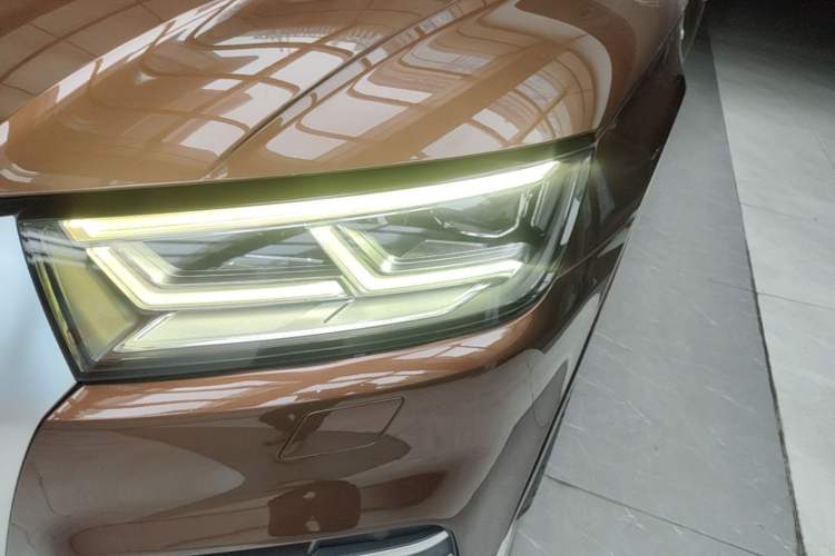 Used Audi Q5L 2018 45 TFSI Prestige Fashion Edition China V Emission Standard Left Front Headlight