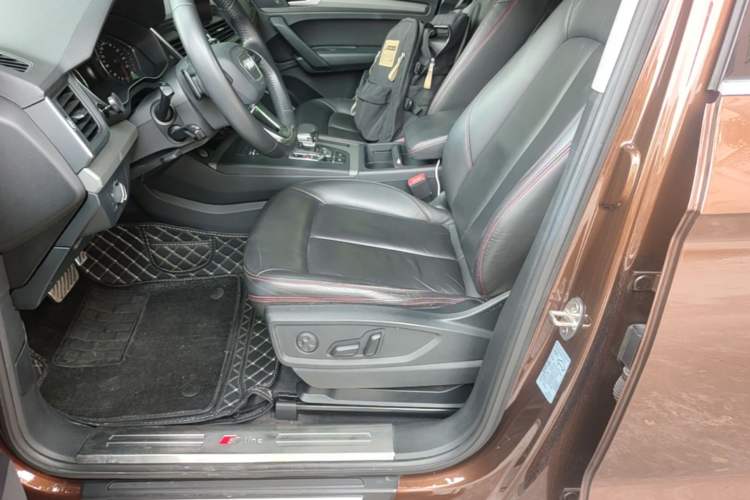Used Audi Q5L 2018 40 TFSI Prestige Edition China VI Emission Standard Left Front Seat