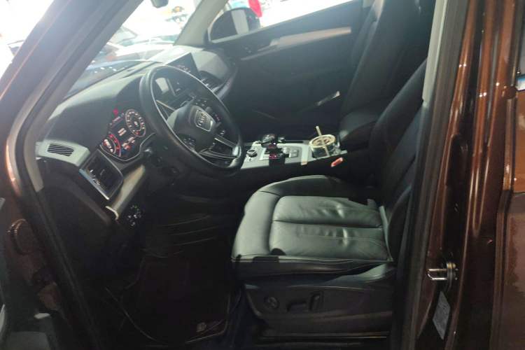 Used Audi Q5L 2018 40 TFSI Prestige Fashion Edition China V Left Front Seat