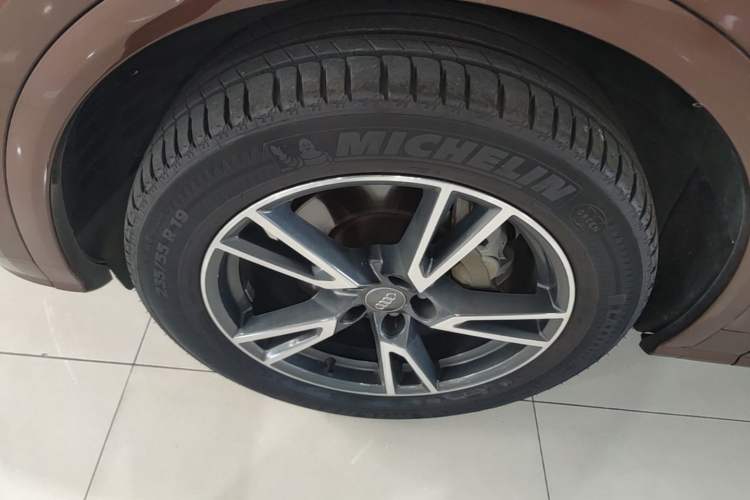 Used Audi Q5L 2018 45 TFSI Prestige Fashion Edition China V Emission Standard Left Front Wheel Hub