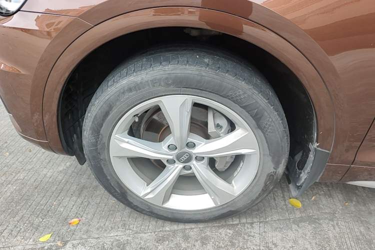 Used Audi Q5L 2018 40 TFSI Prestige Edition China VI Emission Standard Left Front Wheel Hub