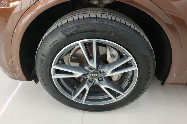 Used Audi Q5L 2018 45 TFSI Prestige Fashion Edition China V Emission Standard Left Front Wheel Hub