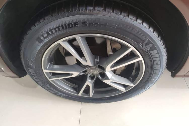 Used Audi Q5L 2018 45 TFSI Prestige Fashion Edition China V Emission Standard Left Front Wheel Hub