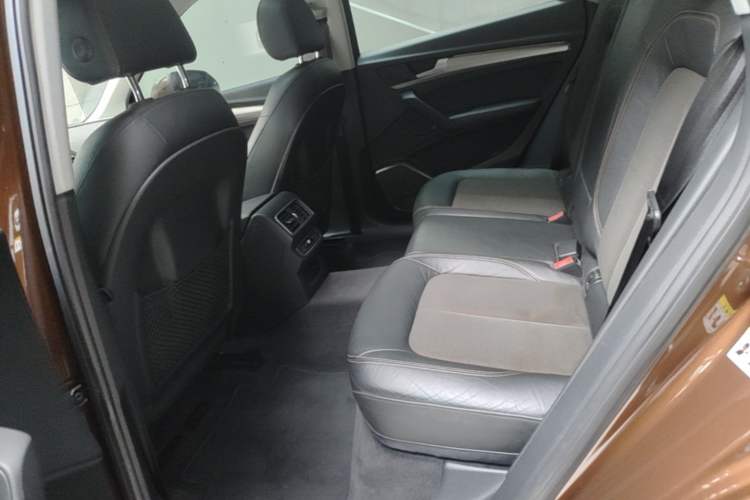 Used Audi Q5L 2018 45 TFSI Prestige Fashion Edition China V Emission Standard Left Rear Seat
