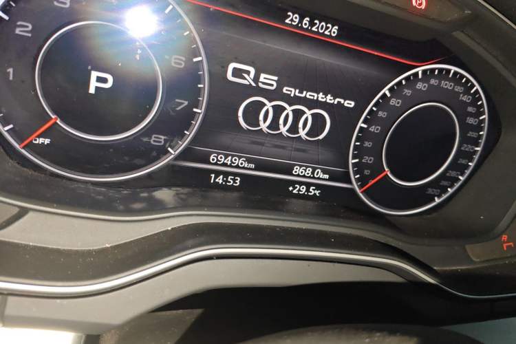 Used Audi Q5L 2018 40 TFSI Prestige Fashion Edition China V Odometer Close Up