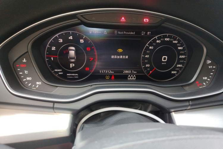 Used Audi Q5L 2018 40 TFSI Prestige Fashion Edition China VI Odometer Close Up