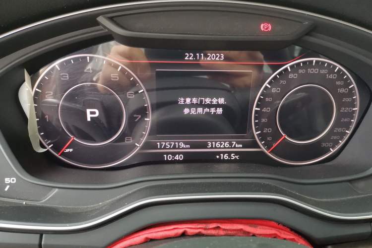 Used Audi Q5L 2018 40 TFSI Prestige Fashion Edition China V Odometer Close Up