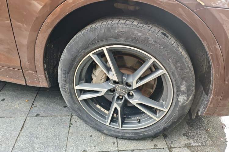 Used Audi Q5L 2018 45 TFSI Prestige Fashion Edition China V Emission Standard Right Front Wheel Hub