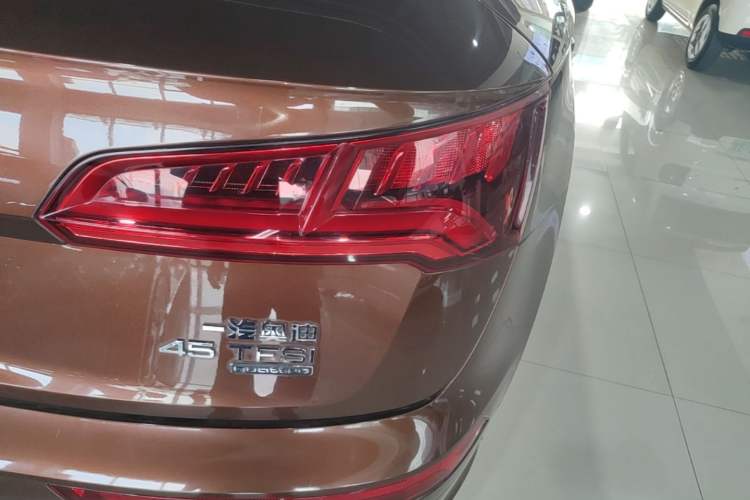 Used Audi Q5L 2018 45 TFSI Prestige Fashion Edition China V Emission Standard Right Rear Taillight