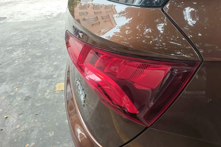 Used Audi Q5L 2018 40 TFSI Prestige Edition China VI Emission Standard Right Rear Taillight