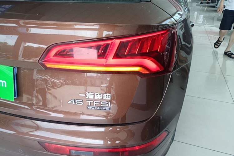 Used Audi Q5L 2018 45 TFSI Prestige Fashion Edition China V Emission Standard Right Rear Taillight