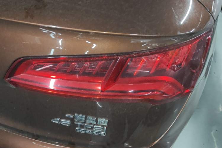 Used Audi Q5L 2018 45 TFSI Prestige Fashion Edition China VI Emission Standard Right Rear Taillight