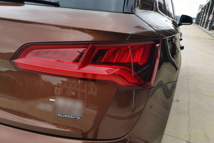 Used Audi Q5L 2018 45 TFSI Prestige Sport China V Right Rear Taillight