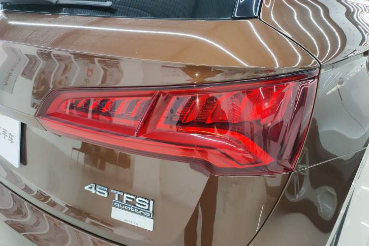 Used Audi Q5L 2018 45 TFSI Prestige Fashion Edition China V Emission Standard Right Rear Taillight