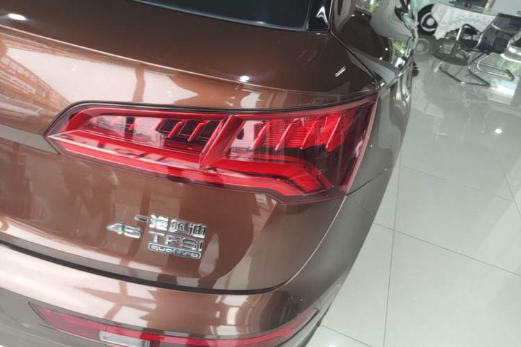 Used Audi Q5L 2018 45 TFSI Prestige Fashion Edition China V Emission Standard Right Rear Taillight