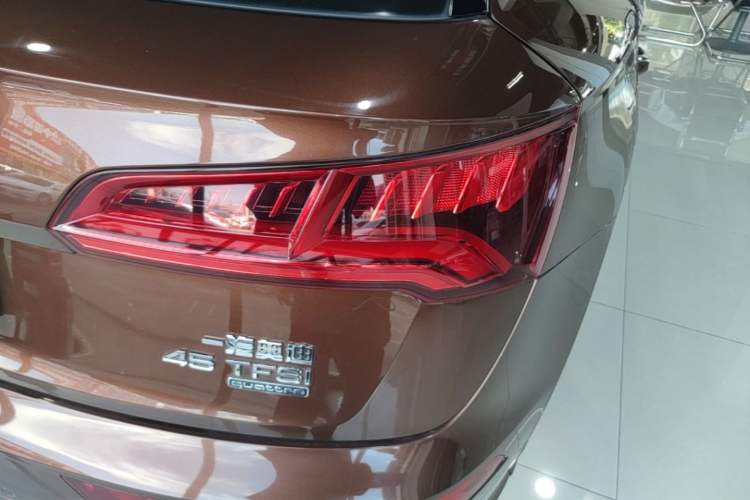 Used Audi Q5L 2018 45 TFSI Prestige Fashion Edition China V Emission Standard Right Rear Taillight