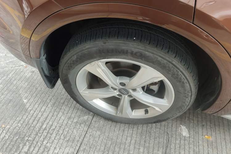 Used Audi Q5L 2018 40 TFSI Prestige Edition China VI Emission Standard Right Rear Wheel Hub