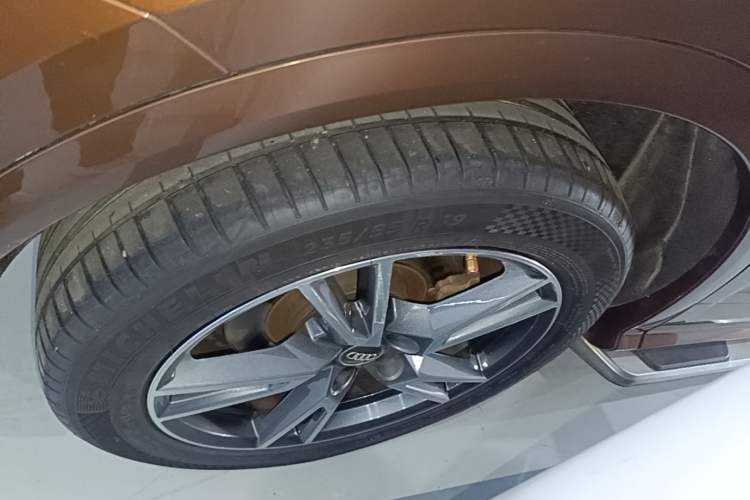 Used Audi Q5L 2018 45 TFSI Prestige Fashion Edition China V Emission Standard Right Rear Wheel Hub