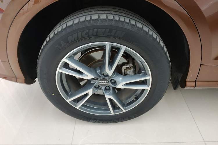 Used Audi Q5L 2018 45 TFSI Prestige Fashion Edition China V Emission Standard Right Rear Wheel Hub