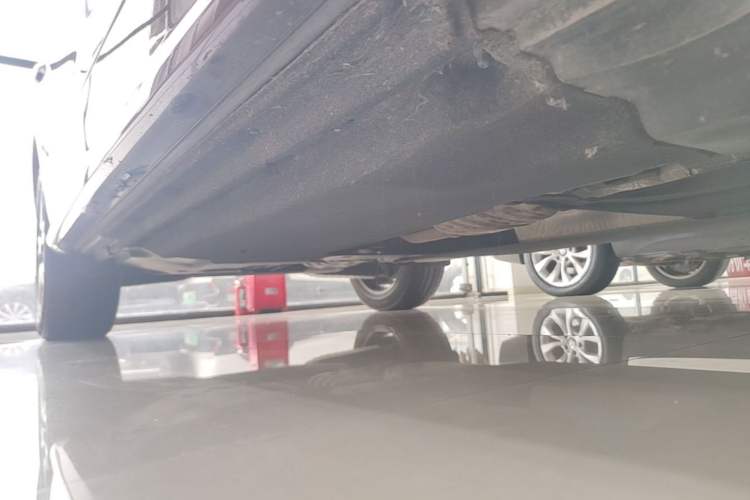 Used Audi Q5L 2018 45 TFSI Prestige Fashion Edition China V Emission Standard Right Side Sill