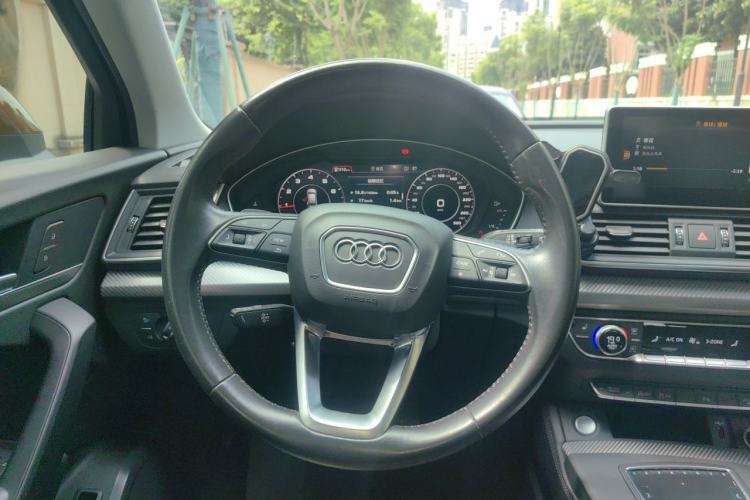 Used Audi Q5L 2018 45 TFSI Prestige Fashion Edition China V Emission Standard Steering Wheel