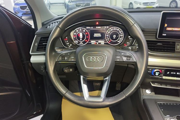 Used Audi Q5L 2018 40 TFSI Prestige Fashion Edition China V Steering Wheel