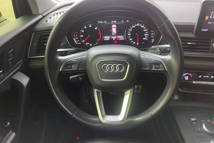 Used Audi Q5L 2018 40 TFSI Prestige Edition China VI Emission Standard Steering Wheel