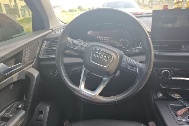 Used Audi Q5L 2018 40 TFSI Prestige Fashion Edition China V Steering Wheel