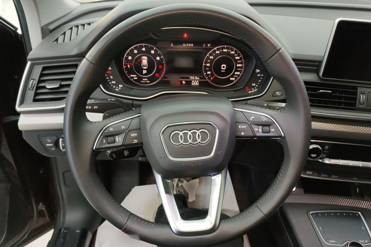 Used Audi Q5L 2018 45 TFSI Prestige Fashion Edition China V Emission Standard Steering Wheel
