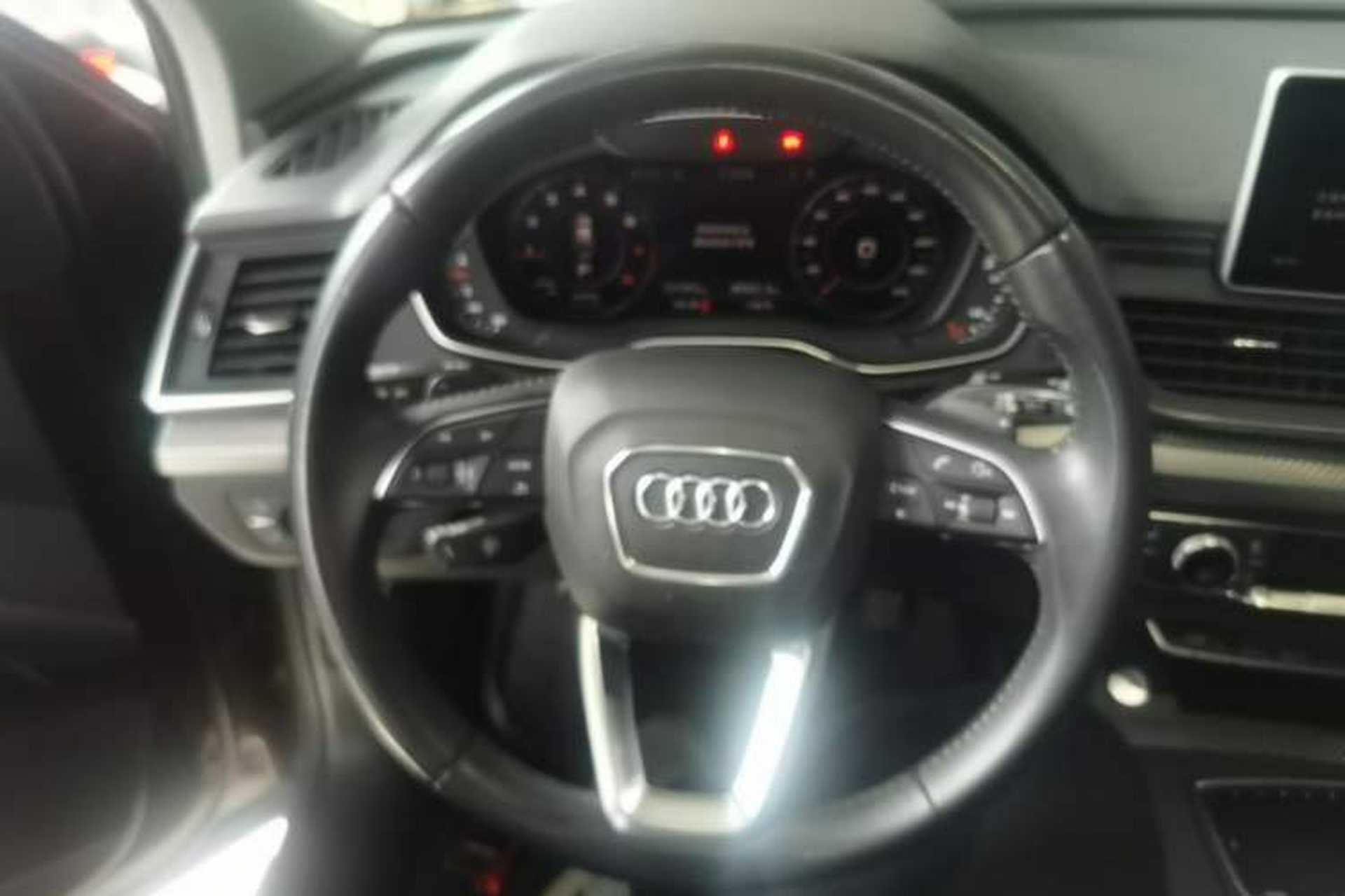 Used Audi Q5L 2018 45 TFSI Prestige Fashion Edition China V Emission Standard Steering Wheel
