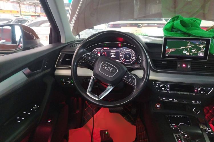 Used Audi Q5L 2018 40 TFSI Prestige Fashion Edition China V Steering Wheel