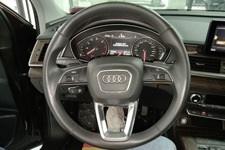 Used Audi Q5L 2018 40 TFSI Prestige Edition China V Steering Wheel