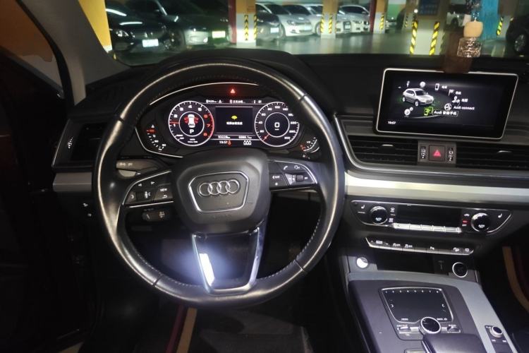 Used Audi Q5L 2018 40 TFSI Prestige Fashion Edition China V Steering Wheel
