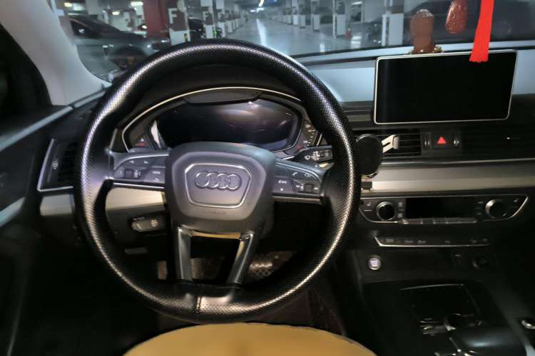 Used Audi Q5L 2018 40 TFSI Prestige Fashion Edition China V Steering Wheel