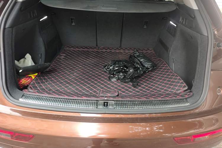 Used Audi Q5L 2018 40 TFSI Prestige Edition China VI Emission Standard Trunk