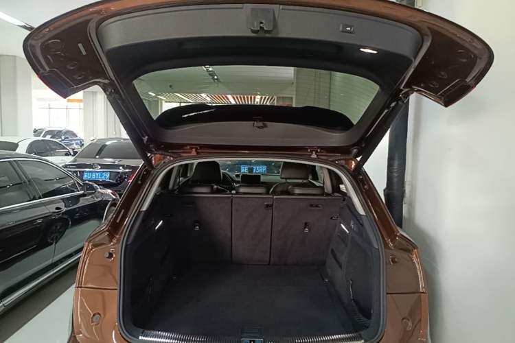 Used Audi Q5L 2018 45 TFSI Prestige Fashion Edition China V Emission Standard Trunk