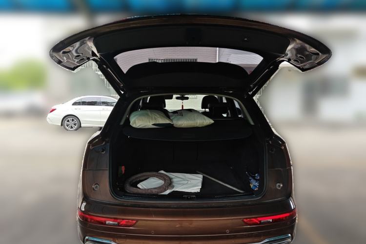 Used Audi Q5L 2018 40 TFSI Prestige Fashion Edition China VI Trunk