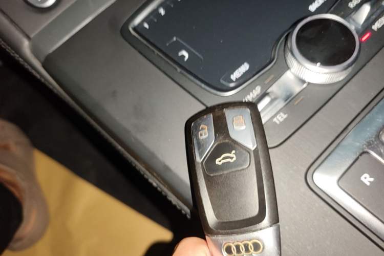 Used Audi Q5L 2018 40 TFSI Prestige Fashion Edition China V Vehicle Key