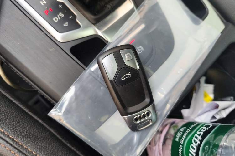 Used Audi Q5L 2018 40 TFSI Prestige Fashion Edition China V Vehicle Key
