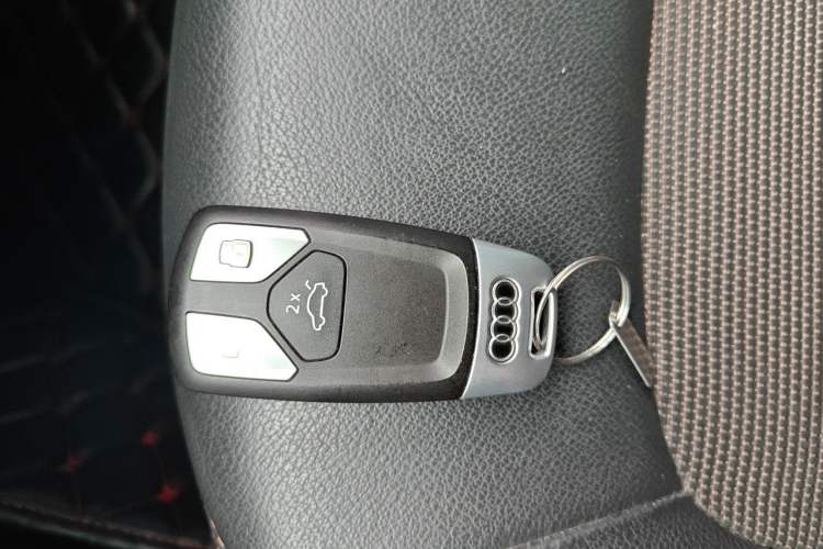 Used Audi Q5L 2018 40 TFSI Prestige Fashion Edition China VI Vehicle Key