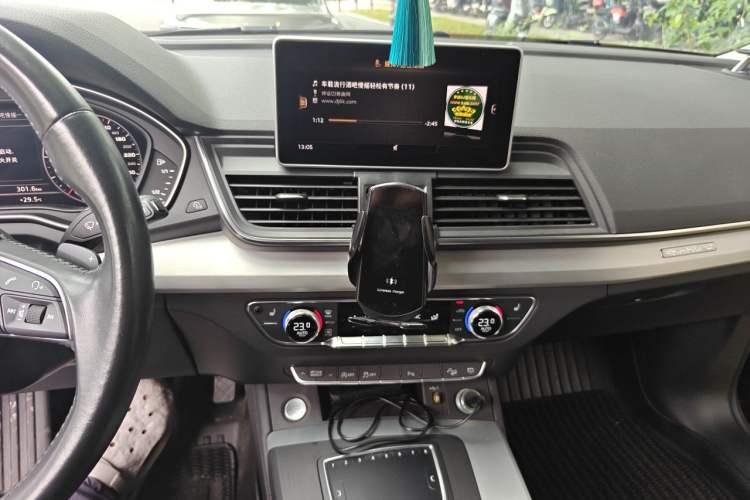 Used Audi Q5L 2018 40 TFSI Prestige Fashion Edition China V Audio And AC Panel