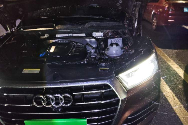 Used Audi Q5L 2018 45 TFSI Prestige Fashion Edition China V Emission Standard Engine Bay Left