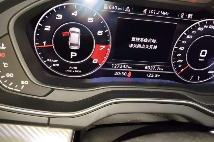 Used Audi Q5L 2018 45 TFSI Prestige Fashion Edition China V Emission Standard Odometer Close Up