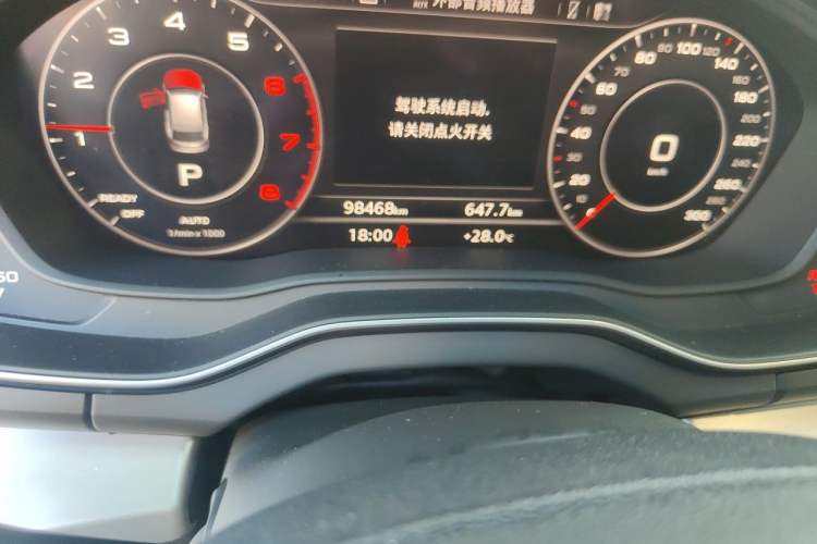Used Audi Q5L 2018 40 TFSI Prestige Fashion Edition China V Odometer Close Up