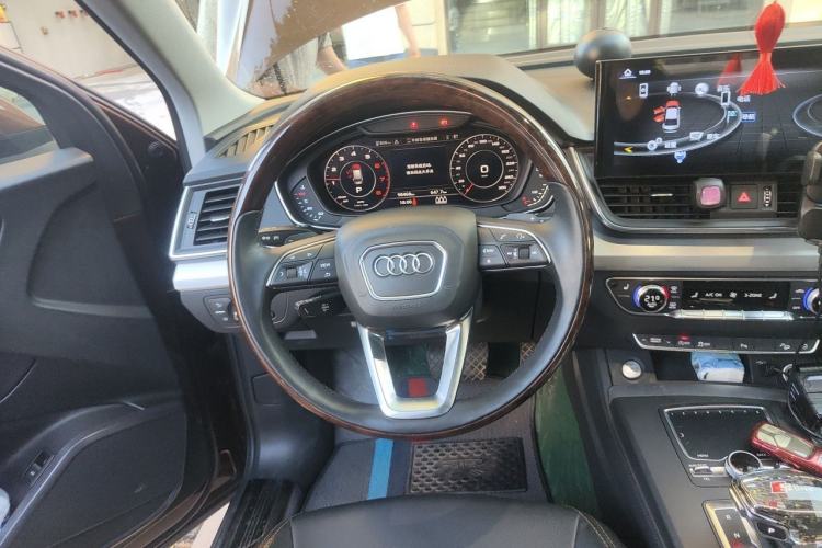 Used Audi Q5L 2018 40 TFSI Prestige Fashion Edition China V Steering Wheel