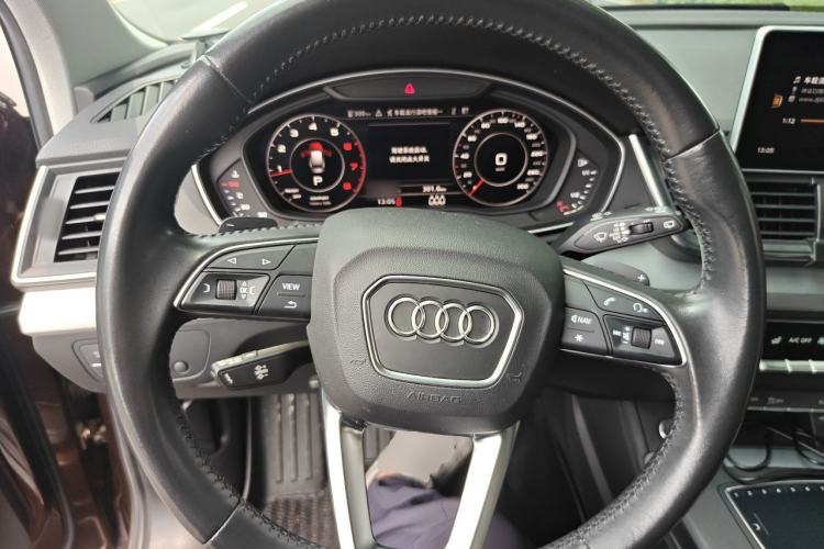Used Audi Q5L 2018 40 TFSI Prestige Fashion Edition China V Steering Wheel
