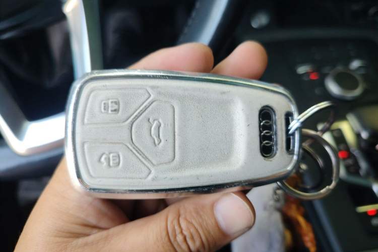 Used Audi Q5L 2018 40 TFSI Prestige Edition China V Vehicle Key