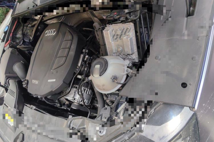 Used Audi Q5L 2018 45 TFSI Prestige Fashion Edition China V Emission Standard Engine Bay Left
