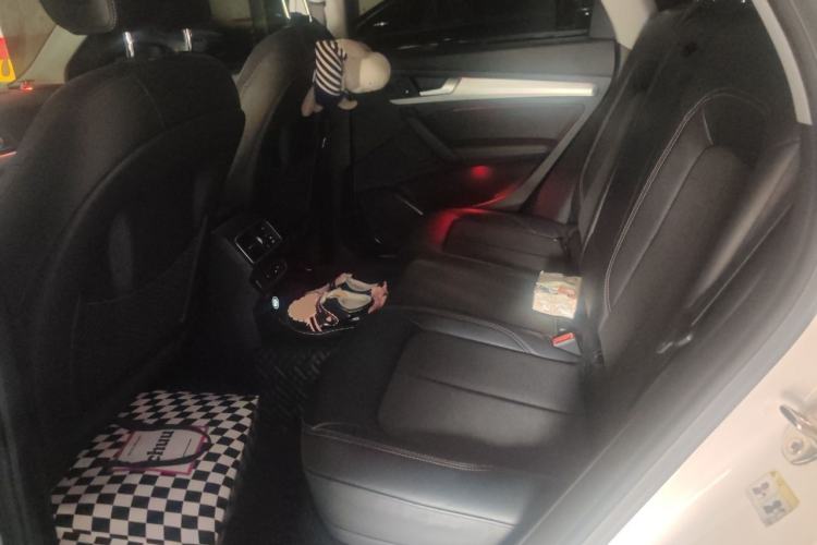 Used Audi Q5L 2018 40 TFSI Prestige Fashion Edition China VI Left Rear Seat