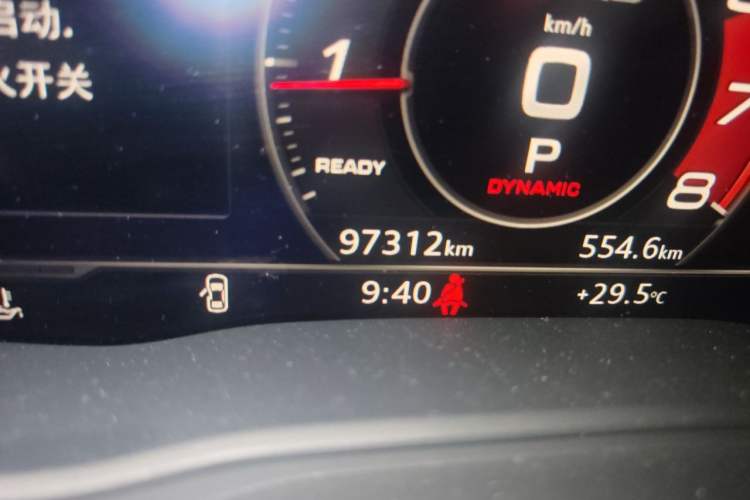 Used Audi Q5L 2018 40 TFSI Prestige Fashion Edition China VI Odometer Close Up